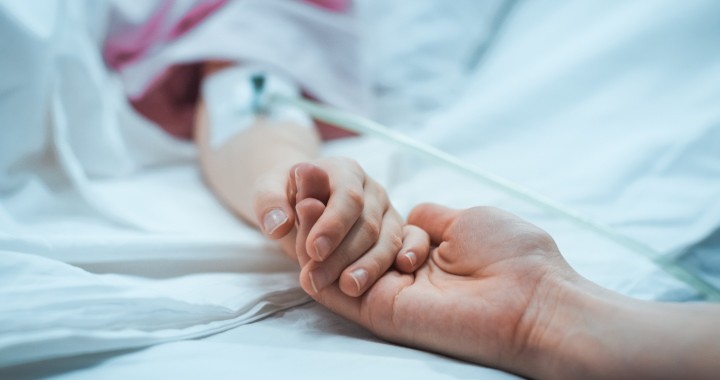 szülés után 2 hónappal alhasi fájdalom